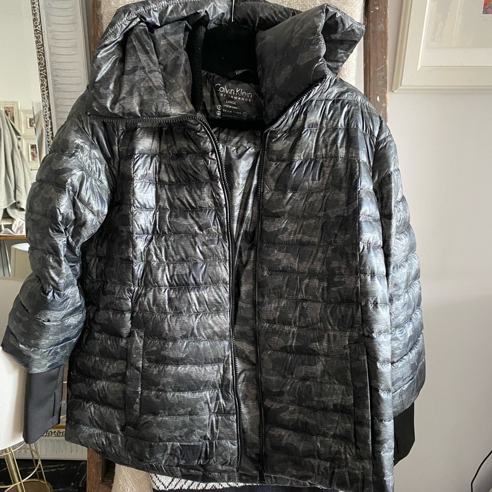 Lightweight puffer coat